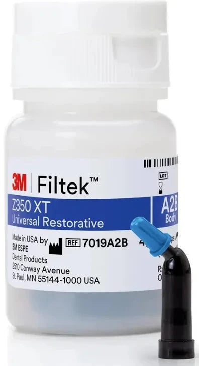 3M Filtek Z350XT dental capsules with applicator tip for universal restorative procedures