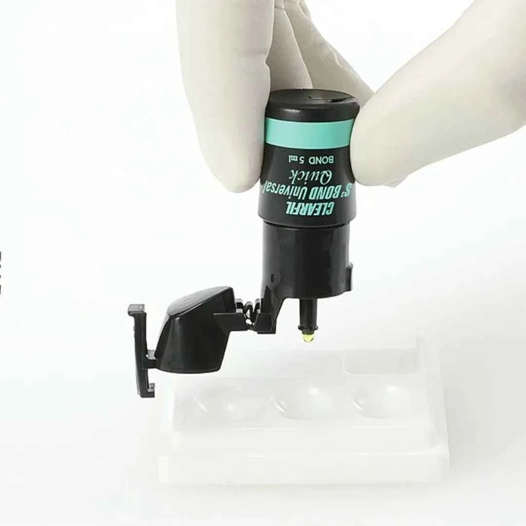 Kuraray Clearfil Tri SE Bond Universal Dental Adhesive in a Dispensing Bottle for Optimal Bonding